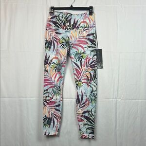 Vibrant Leaf Print Women's Leggings